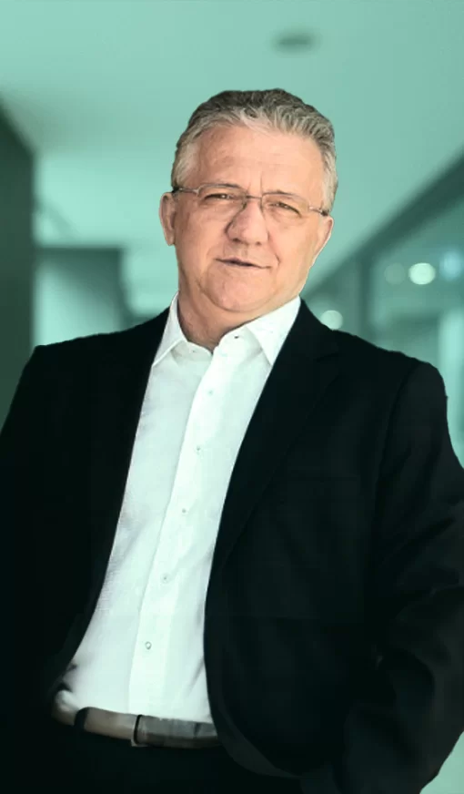 Célio Luiz Valcanaia