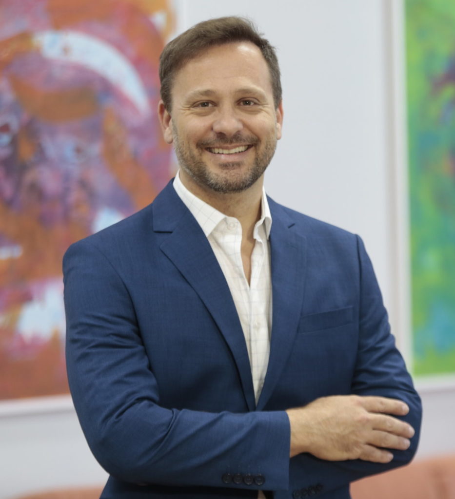 Adriano Silva