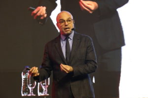 RODRIGO BRESSAN – Como a dependência do digital afeta a saúde mental?