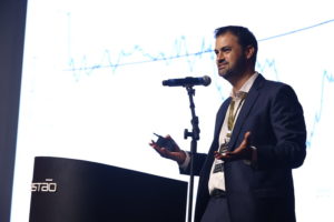 Especialista analisa cenário econômico brasileiro e global e prevê ajuste fiscal em 2027