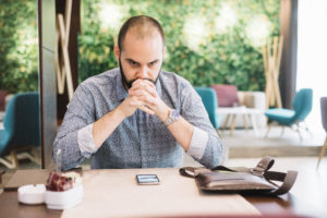 SETEMBRO AMARELO: Metade dos líderes no Brasil estão usando psicofármacos para enfrentar estresse, ansiedade e burnout