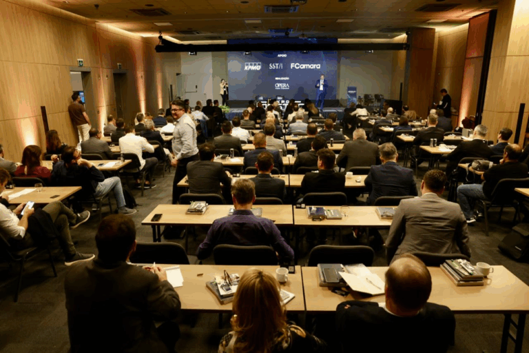 Dinâmicas de CEOs e desafios para os negócios marcaram a programação da Jornada do Conhecimento ExpoGestão