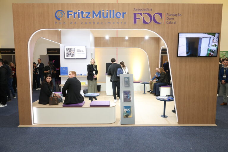 FDC mantém presença estratégica na ExpoGestão para moldar as soluções educacionais