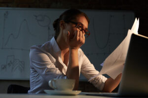 Trabalho em 2026: incerteza atinge índice histórico e prioridades das empresas mudam