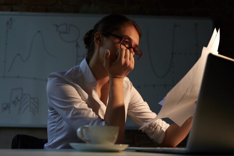 Trabalho em 2026: incerteza atinge índice histórico e prioridades das empresas mudam