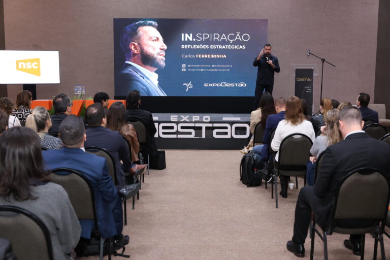 Seminário de Marketing debate experiência, IA e construção de valor
