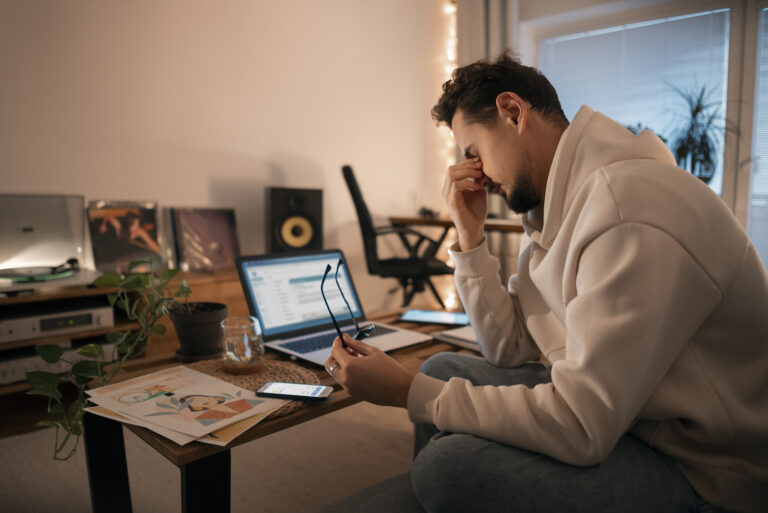 O trabalho emocional que o home office esconde e poucos percebem